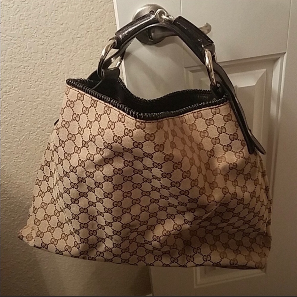 Women Gucci handbag